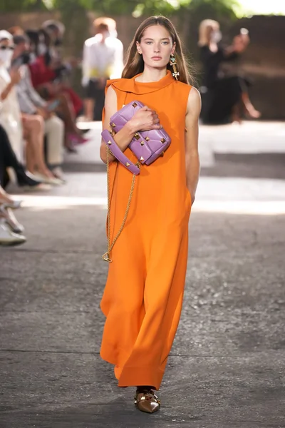 Look 52